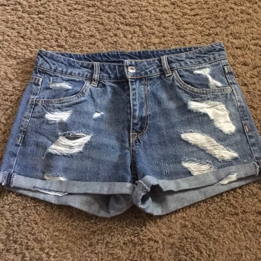 H & M denim distressed cuffed shorts Size 6